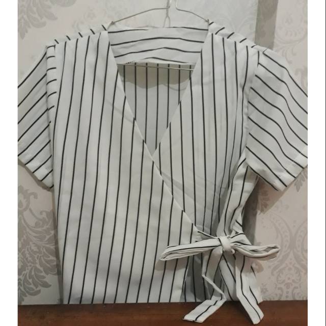 Baju atasan korea / atasan crop / baju blouse
