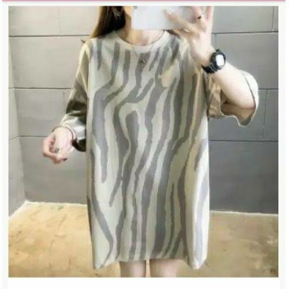 Kaos Cewek Oversize Motif Leopard