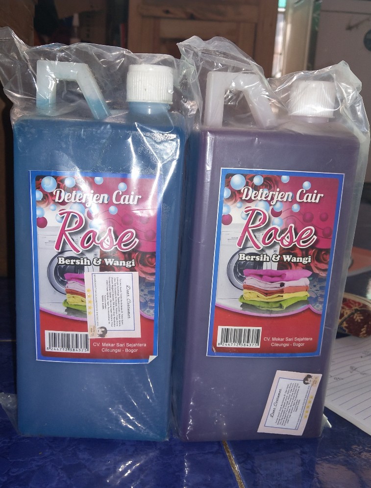 Deterjen Cair Rose