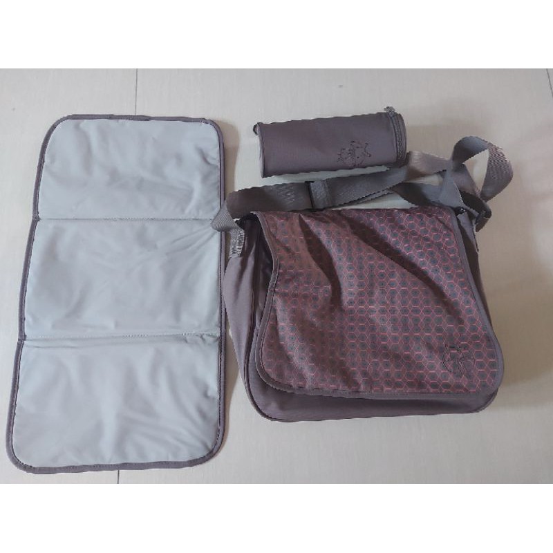 preloved diaper bag Laessig Diaper Bag Kondisi 95% Baru