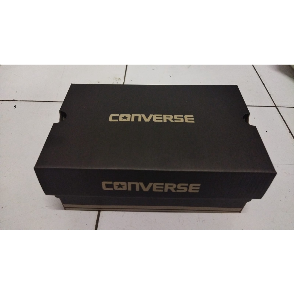 

kardus convers hitam aman untuk packing