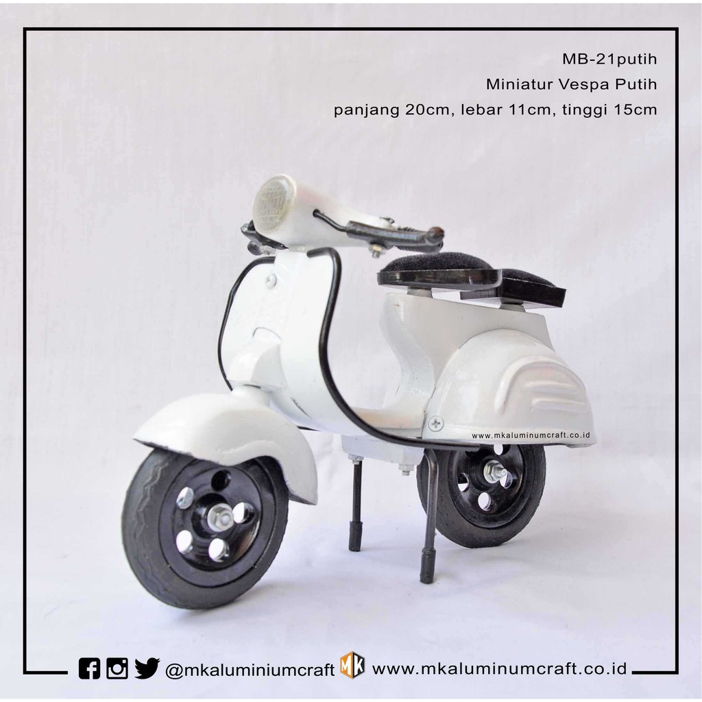 Gambar Vespa Klasik Hitam Putih - Gambar Keren Hits