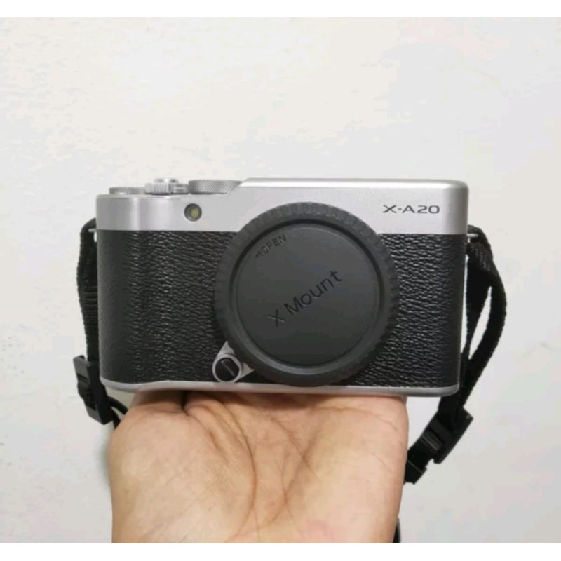 Camera Kamera Mirrorless Fujifilm XA20 Body Only Hitam Mulus Murah