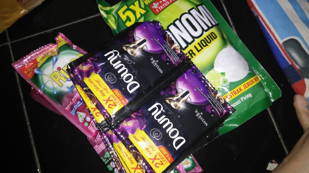 Sabun Cuci Rinso Cair 1 Renceng Isi 6 Pcs X 42 Ml Variasi Rose Fresh | Classic Fresh | Parfume