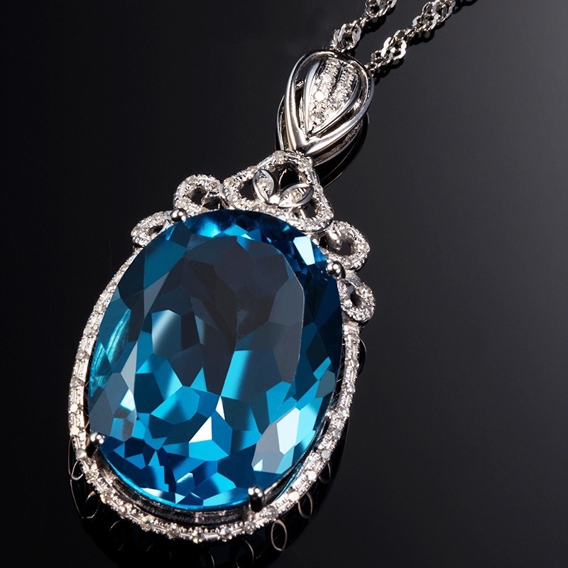 [Ready Stock]Fashion New Inlaid Blue Gem Pendant Silver Plated Necklace