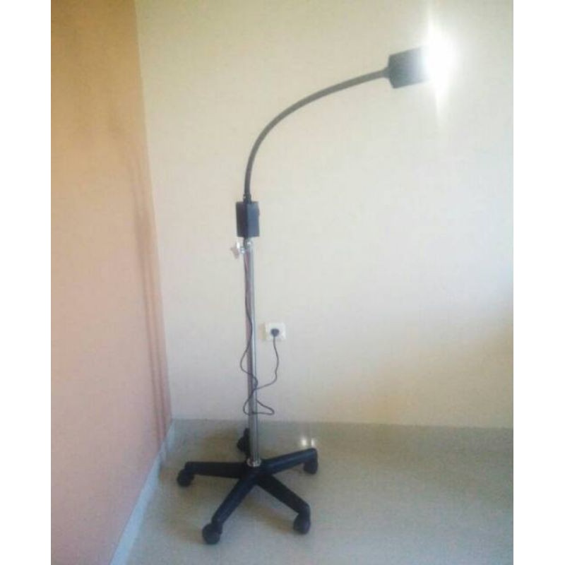 Lampu Periksa (Examination Lamp)