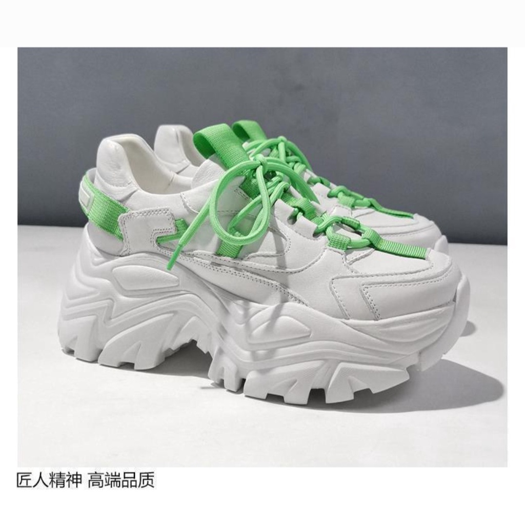 EXCLUSIVE SEPATU SNEAKERS WANITA SELEBRITI EROPA