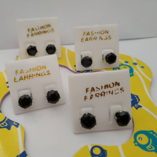 Anting giwang tusuk titanium diamond hitam 6mm