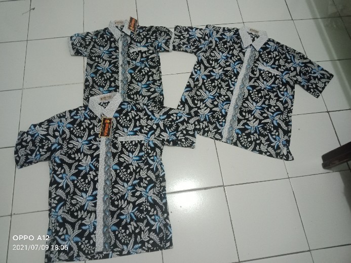 Ruzza Batik Anak Ukuran 0-15 Tahun Kemeja Motif Pari Blarak Biru Merah