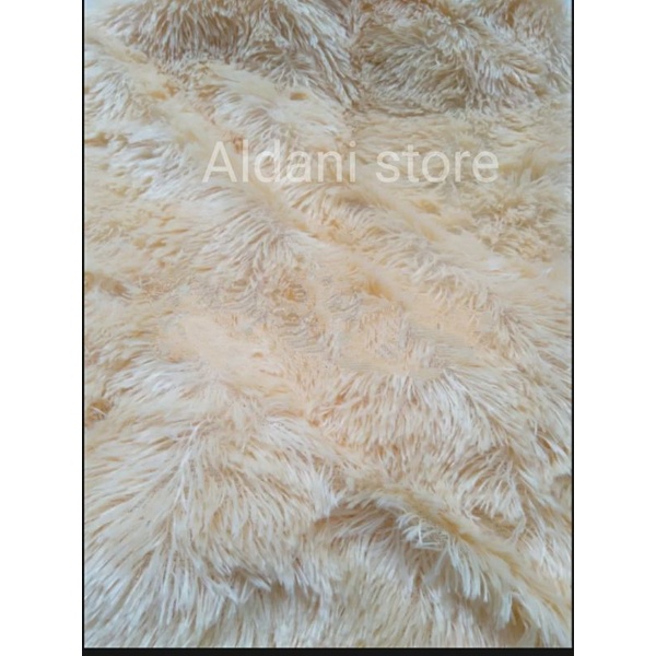 Kain Bulu Rasfur / Kain Bulu Boneka L150 x  P100 .