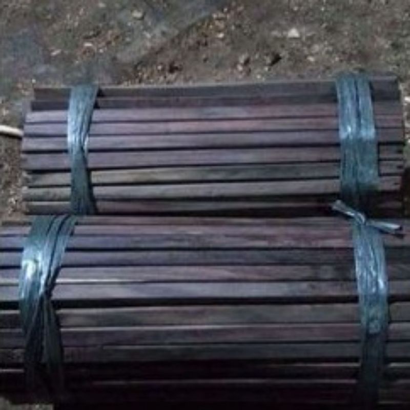 Tangkringan kotak sonokeling burung Lovebird isi 10 biji Tangkringan