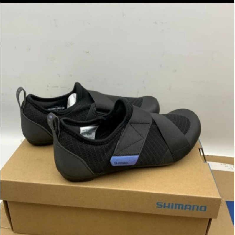 Shimano Sepatu Sepeda IC100