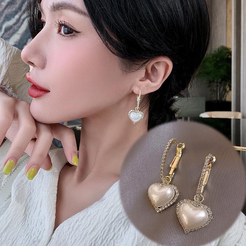 Anting Tusuk Gantung Desain Hati Hias Mutiara + Berlian Gaya Korea Untuk Wanita