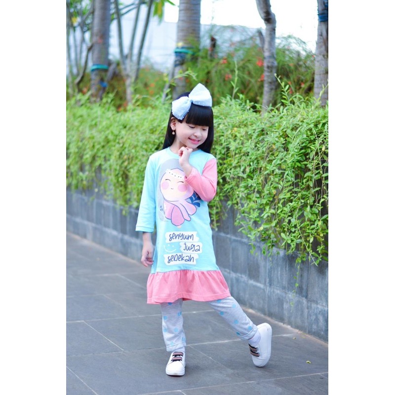 SET TUNIK AISYAH BY ZUPER KIDS SIZE 4-12 T bahan nggak jauh beda dengan tunik jovanka atau blooms ya