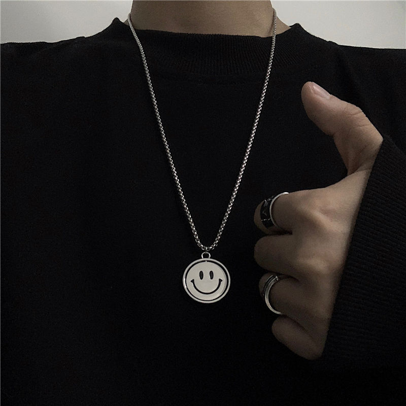 Kalung Rantai Liontin Smiley Face Bahan Titanium Steel Gaya Hip Hop