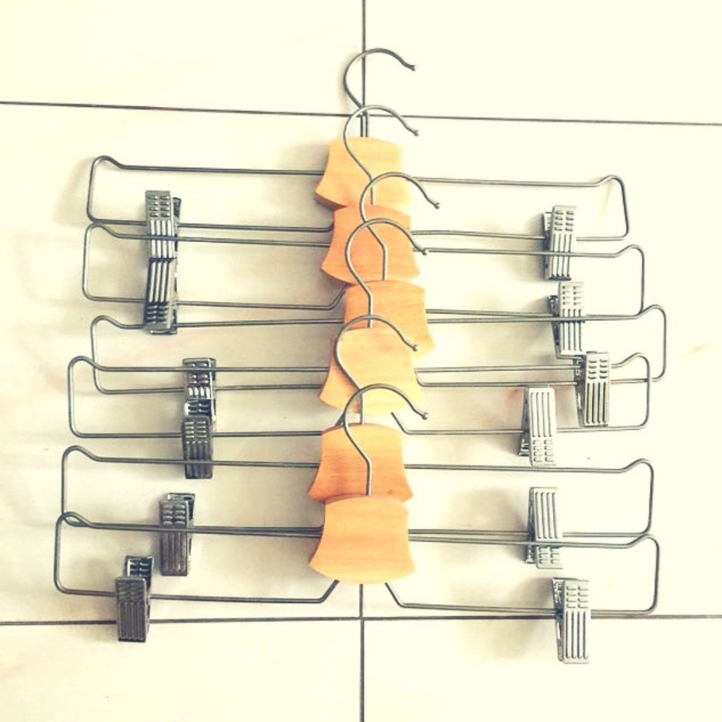 BUMERANG Gantungan Hanger Celana  Rok  Dress dilapisi 
