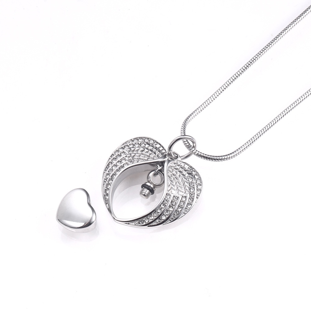 Hu Hu Hu Hu Hu Alat Bantu Pasang Kacamata♡ Kalung Rantai Liontin Hatisayap Hias Berlian Imitasi Untuk Hadiah