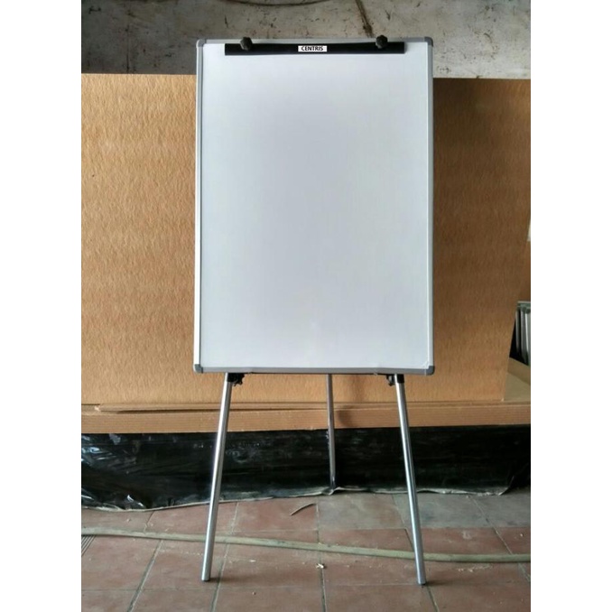 

Papan Tulis Jepit / Flip Chart Centris Uk. 60x90 Dengan 3 Kaki