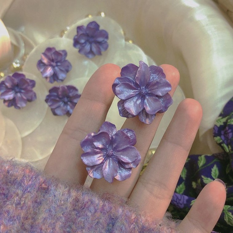 Anting Wanita Korea Elegan Bunga Putih Ungu/ Korean Elegant White Purple Flower Bloom Earrings-Bunga Ungu Elegan