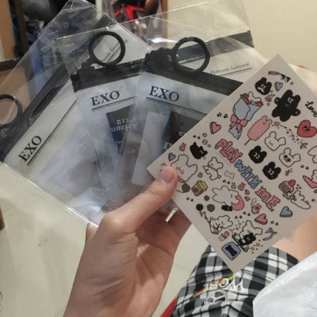 OFFICIAL LANYARD EXO