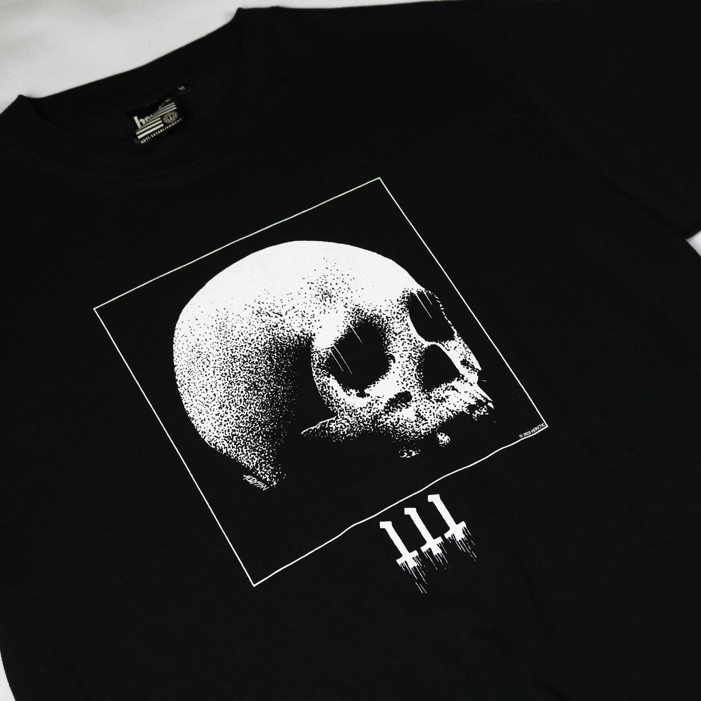 Heretic - T-Shirt - Squared Skull