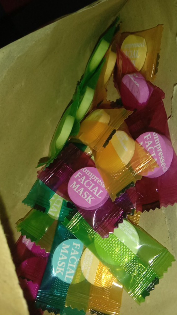 Compressed Mask ( Masker Tissue Topeng )