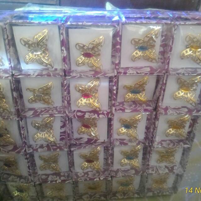 Souvenir bros kupu kupu