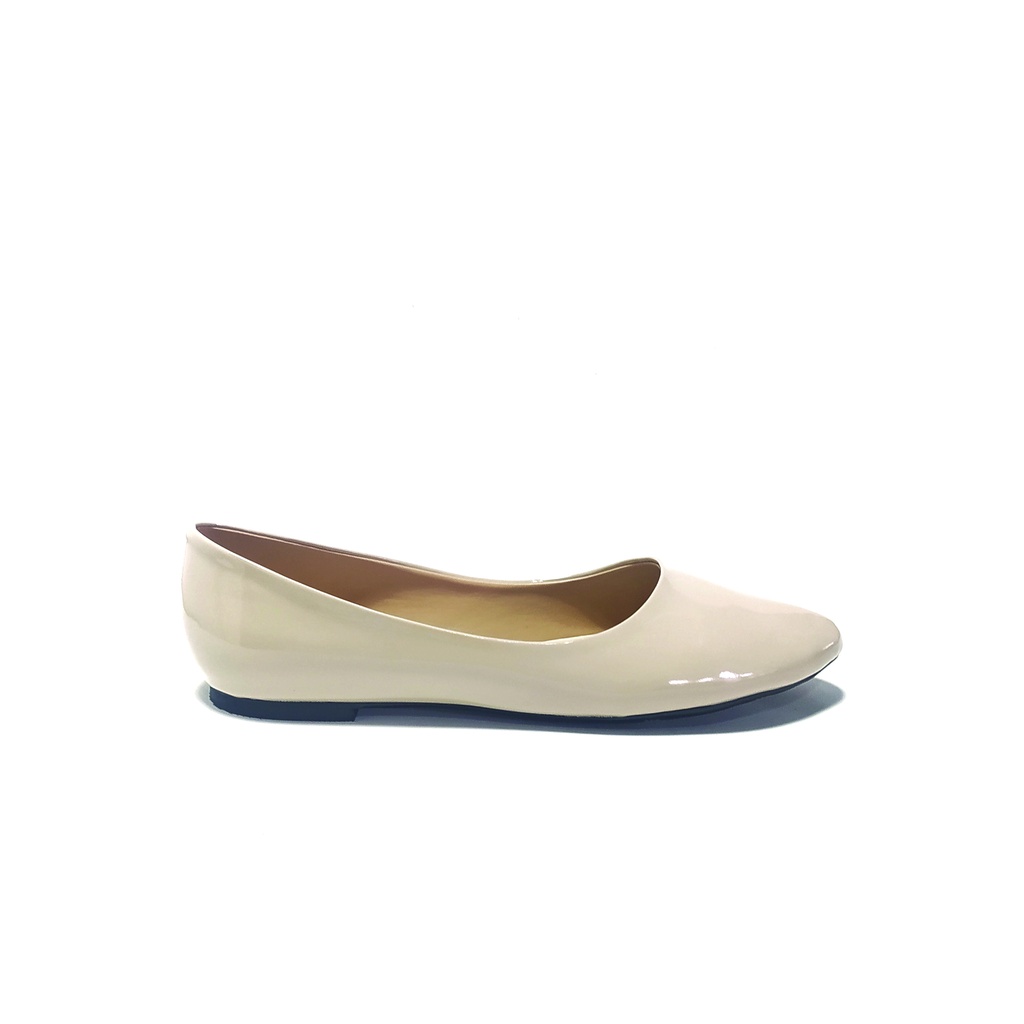 Workswell Sepatu Flat Wanita Basic Ujung Lancip Kode 3697 Creme Glosi