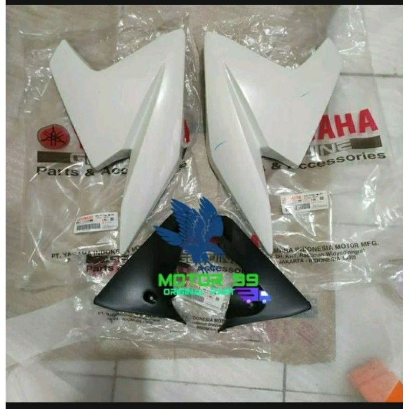 SAYAP TANGKI SET KANAN KIRI YAMAHA VIXION NVL PUTIH (1PA) ORIGINAL