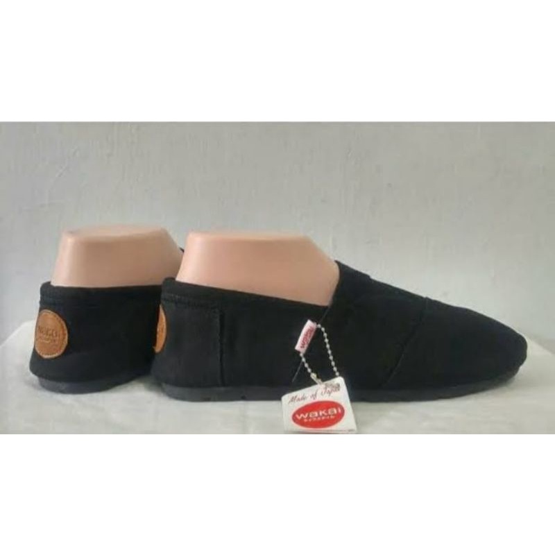 SEPATU WAKAI sepatu slip on untuk pria dan wanita 1 kodi (20 pasang)