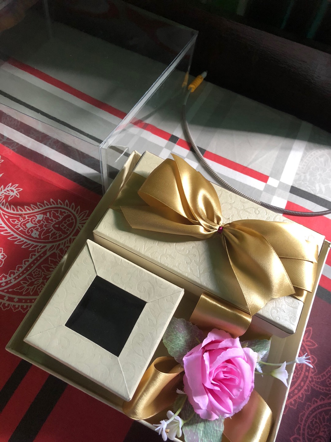 Tempat Uang Cincin Box Fancy Tutup Mika Untuk Seserahan/ Lamaran Tucm