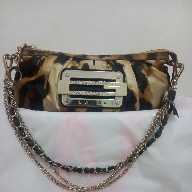 clutch macan guess