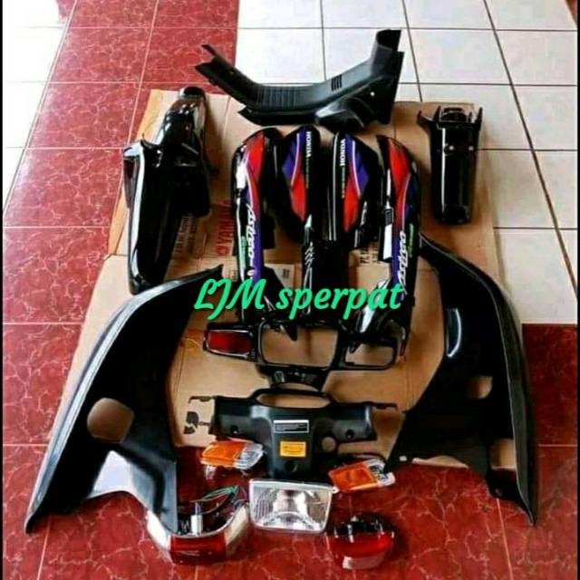 full body Honda Astrea Grand Legenda 2