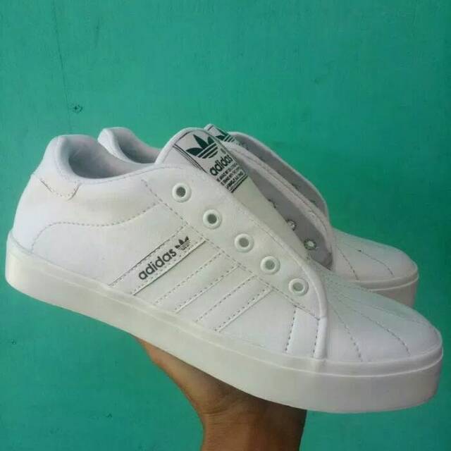 Sepatu Adidas wanita putih kets/sneakers murah