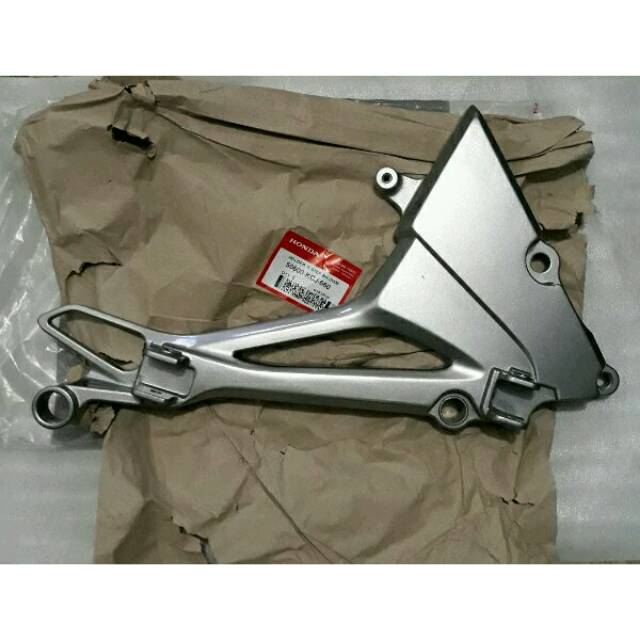 Dudukan step kanan Tiger revo silver original