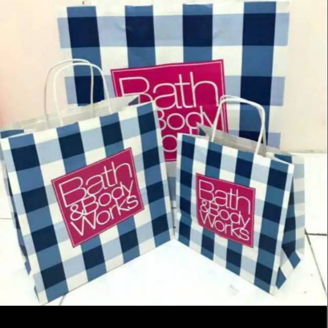 

Paper Bag Bath and Body Works (DIKIRIM RANDOM)