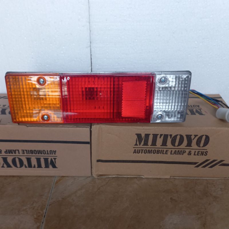 Lampu belakang l300 pick up/Stop lamp l300 pick up socket original