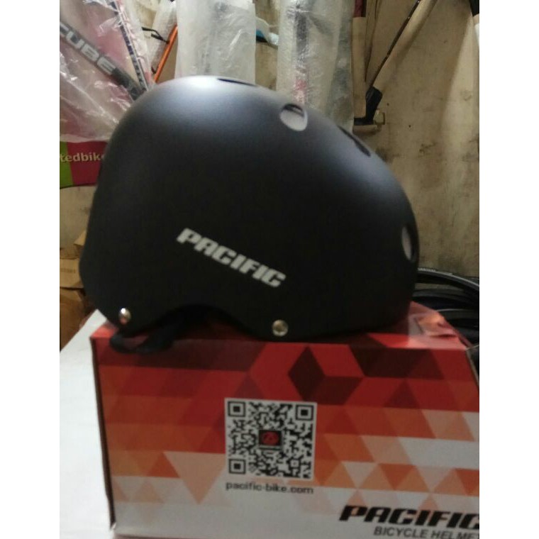 Helm sepeda batok pacific hitam