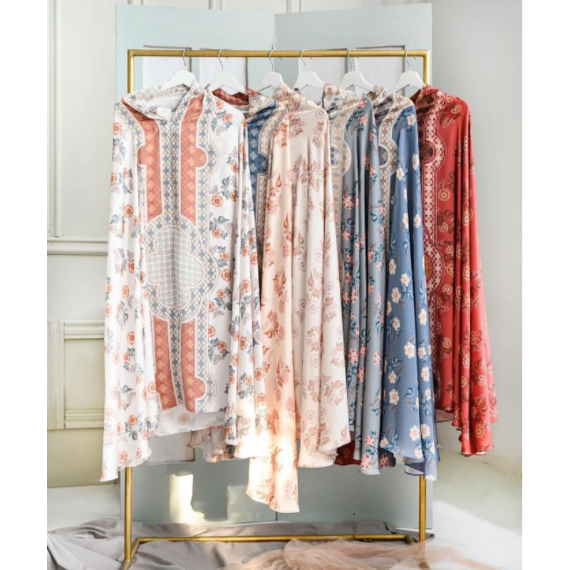 Klappertaart Prayer Set Wearing Klamby wk (PL) fragrant