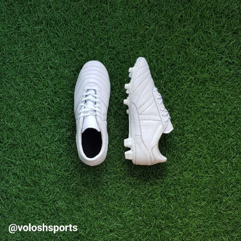 Sepatu Bola Volosh Zege Off White