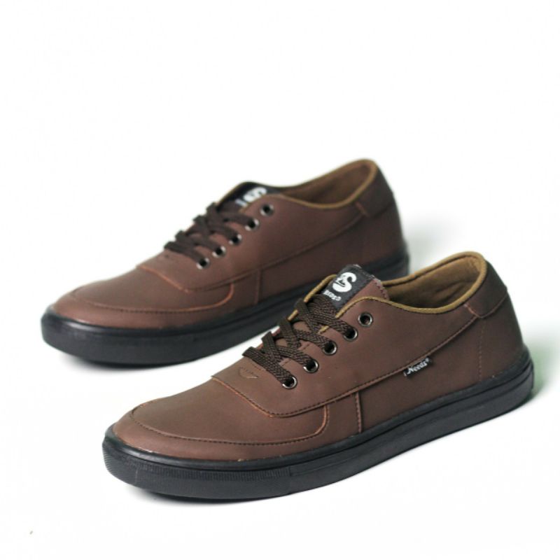 FASTER BROWN Sepatu Casual Pria Sneakers Hitam Doff Kulit PU Original Sneaker Kets Santai Main Kerja Kasual