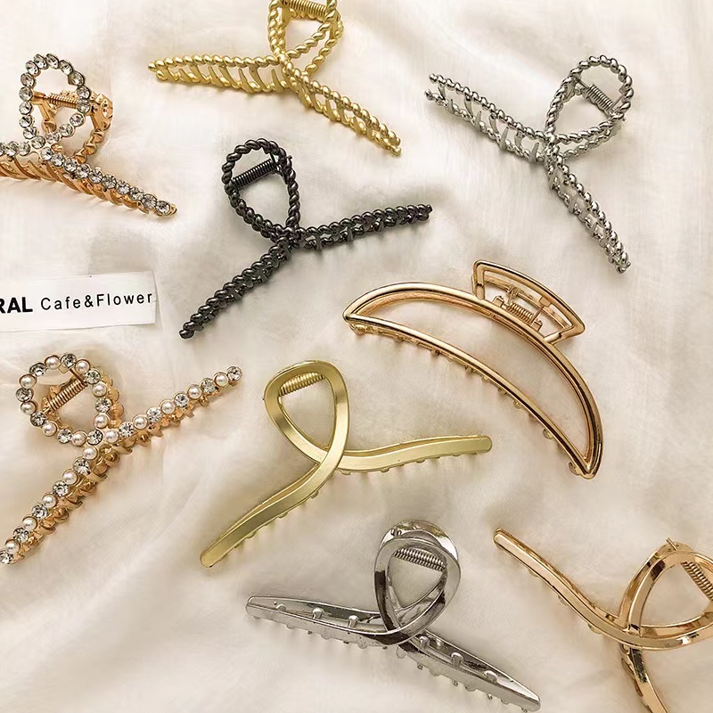 Jepit Rambut/Claw Clips Wanita Bentuk Kupu-Kupu Aksen Mutiara Bahan Resin Korean Style