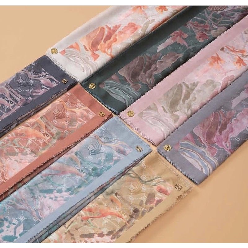 Scarf Xanadu ButtonscarvesxRiamiranda