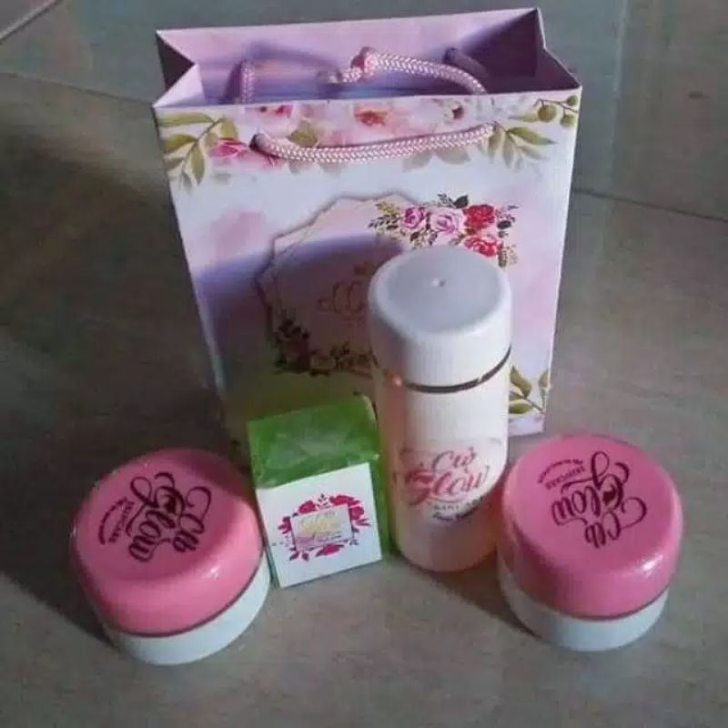 Paket Skincare Wajah Clb Glow Original Isi Cream, Toner,Pouch, Sabun