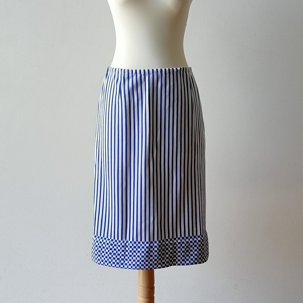 original blue and white strip pattern skirt / preloved rok motif garis biru putih