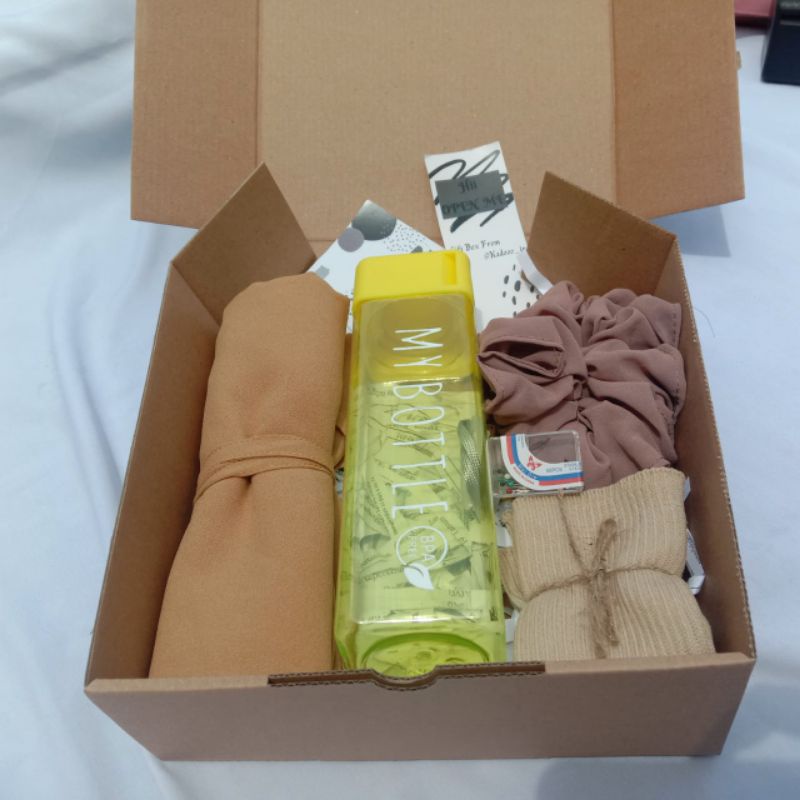 [HIJAB BERGO-MYBOTTLE] KADO HAMPERS WISUDA ULANGTAHUN PERNIKAHAN SOUVENIR