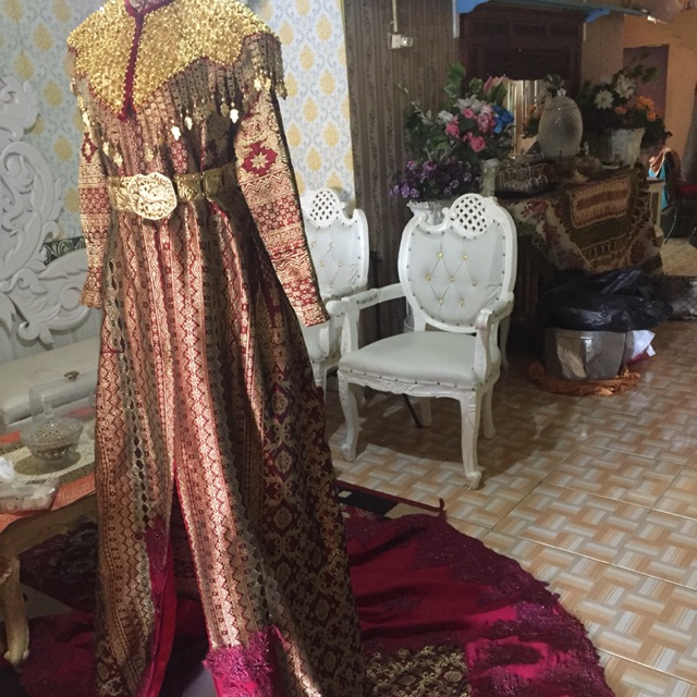 Gaun Baju Pengantin Adat Palembang Modern Songket