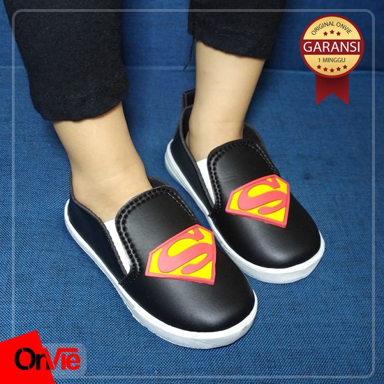 Sepatu Slip On Anak Laki-Laki Hitam Putih Motif Super Hero Karet 3D | Sepatu Sekolah Anak Casual Onvie