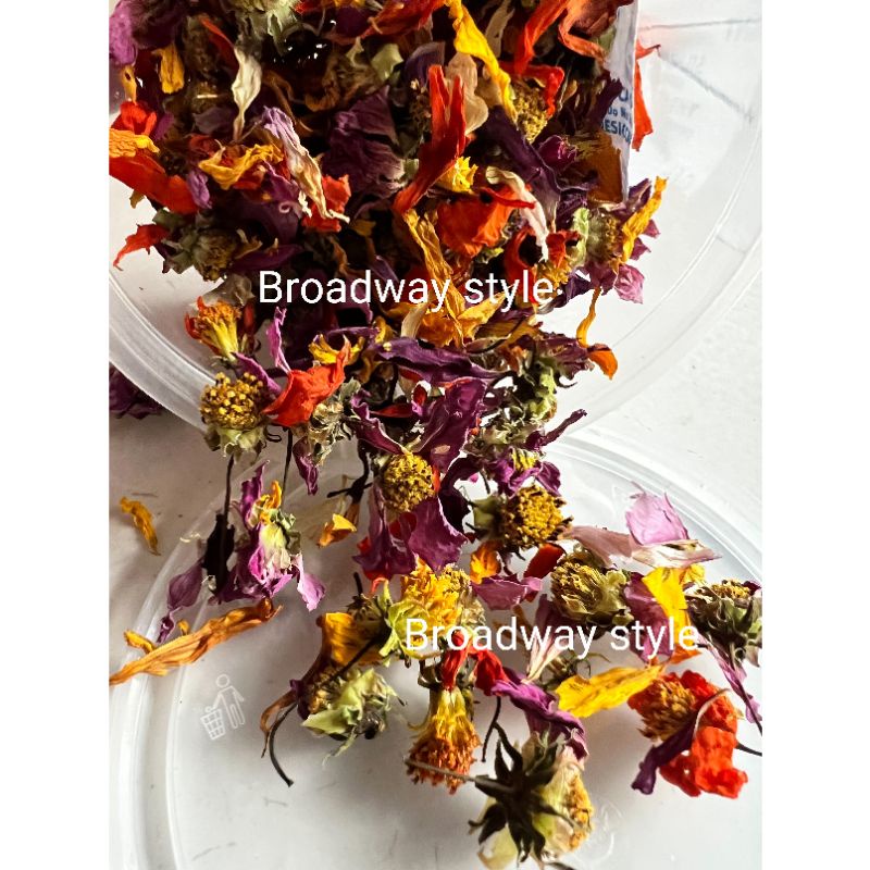 

Edible Flower Kelopak Bunga Petals Hiasan Kue Cake Coklat Ice Cream Makanan Savory Minuman Smoothies Teh Garnish Food Decorations Flowers Edible Food Grade Premium Mix Petal Super Grade