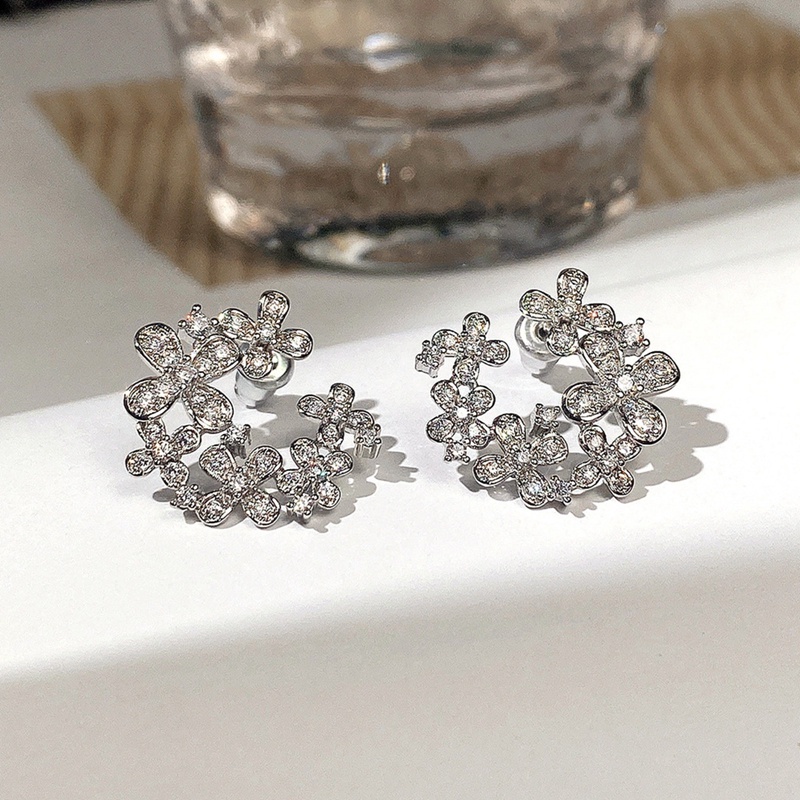 Anting Stud Cubic Zirconia Bentuk C Desain Bunga Romantis Untuk Wanita